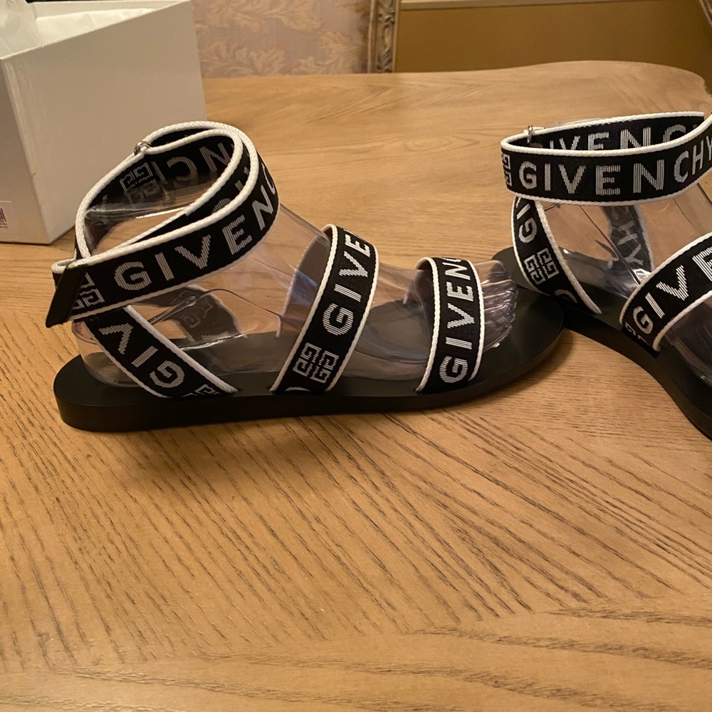 ❤️ Authentic Givenchy Sandals - Picture 6 of 9